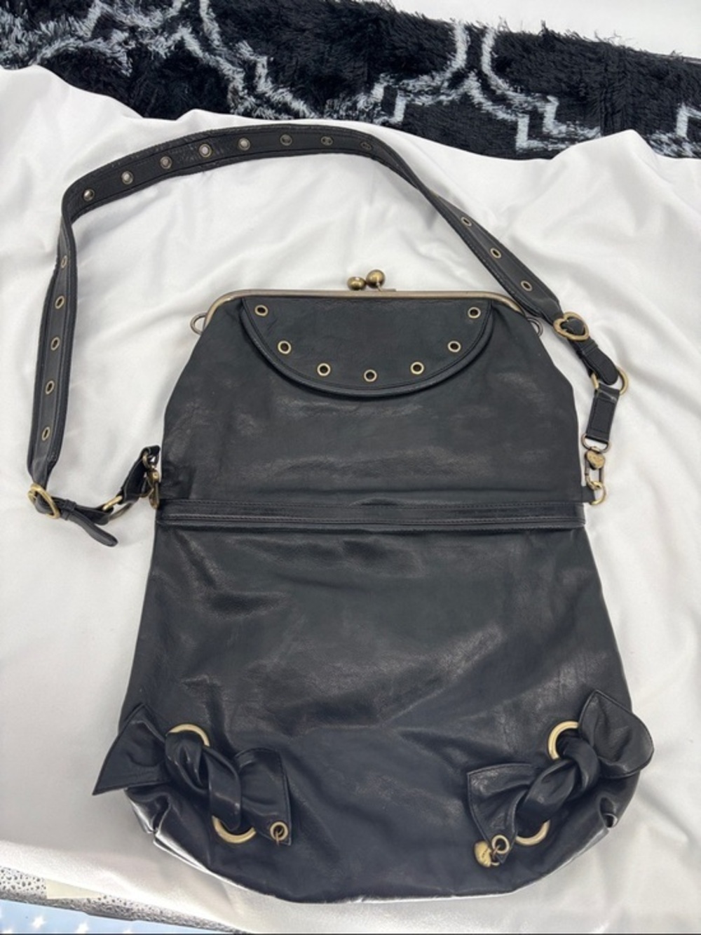 Lovcat Paris Black Leather kiss closer  lined Crossbody Shoulder Bag purse